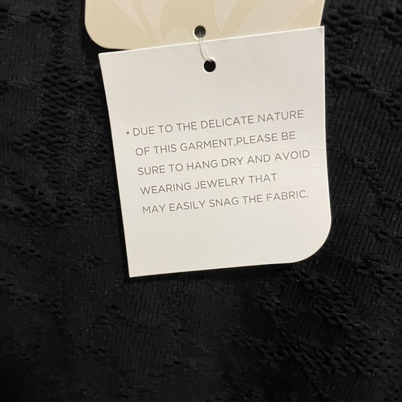 Fabletics top - Picture 3 of 4